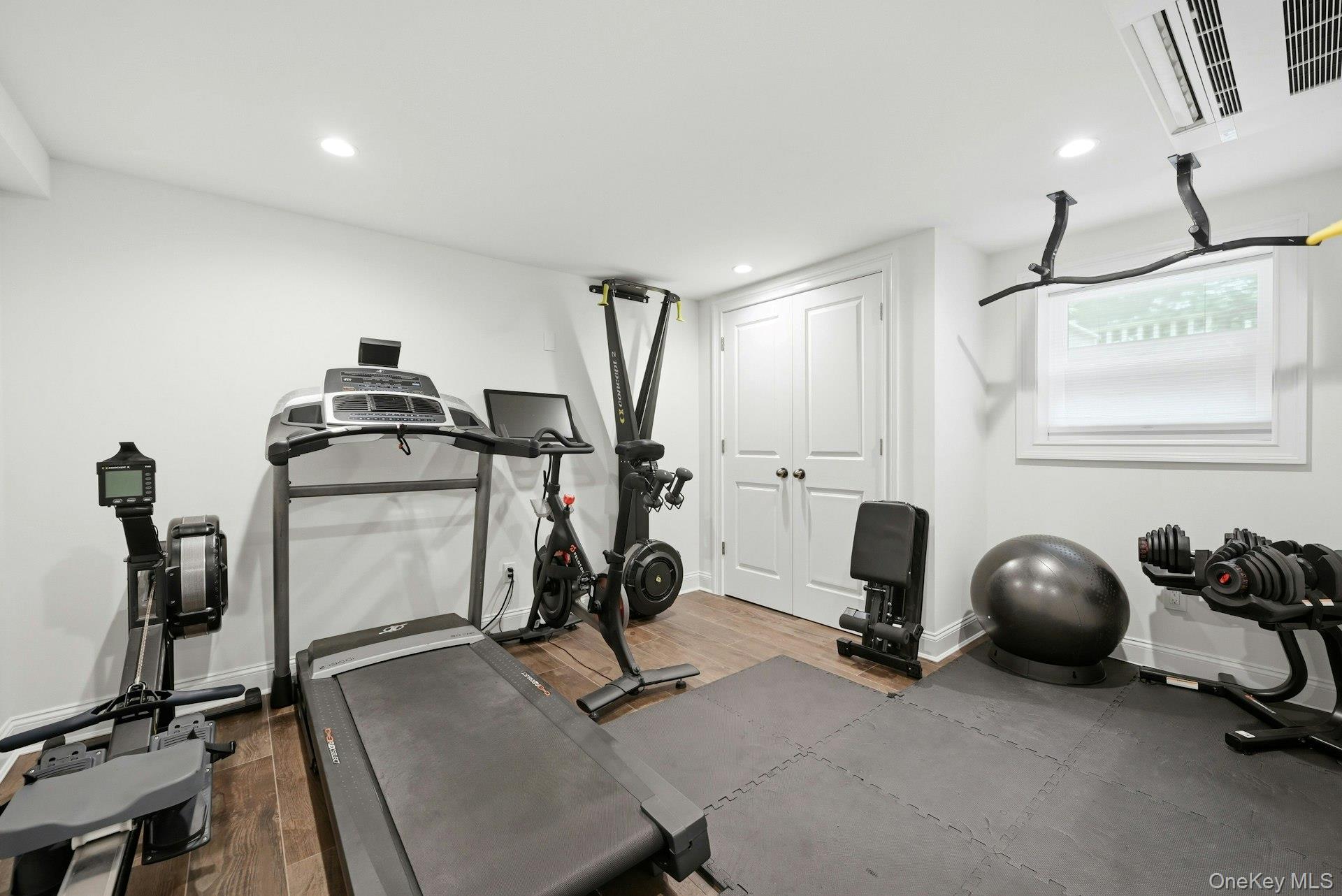 39 East Neck Road Huntington, NY 11743 - Photo 25 of 32 4th bedroom / gym