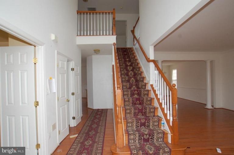 11105 Old York Road Bowie, MD 20721 - Photo 7 of 10 Entrance / Foyer