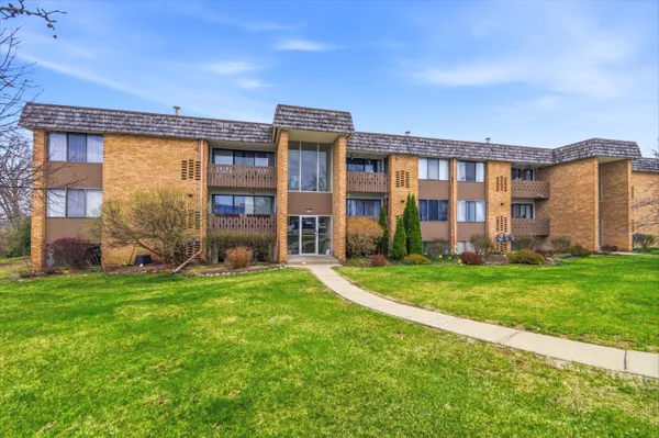 $169,000 | 2106 Pauline Boulevard, Unit 201, Ann Arbor, MI 48103