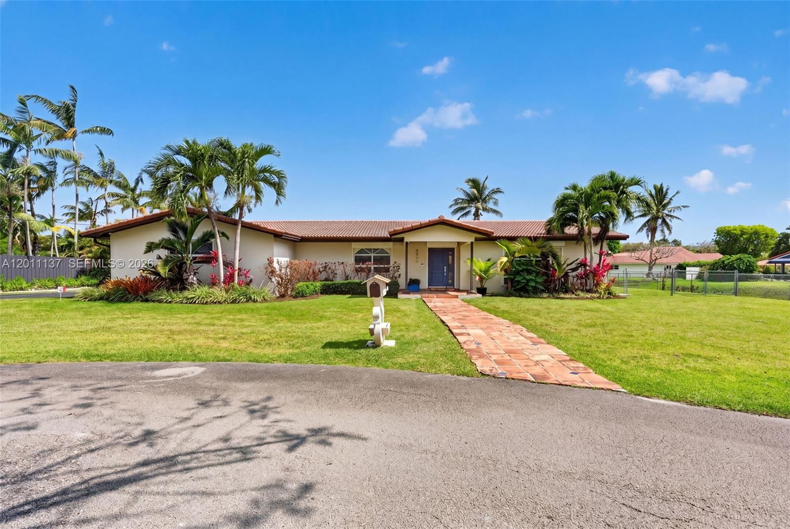 8005 Southwest 106th Street Miami, FL 33156 - Photo 2 of 30