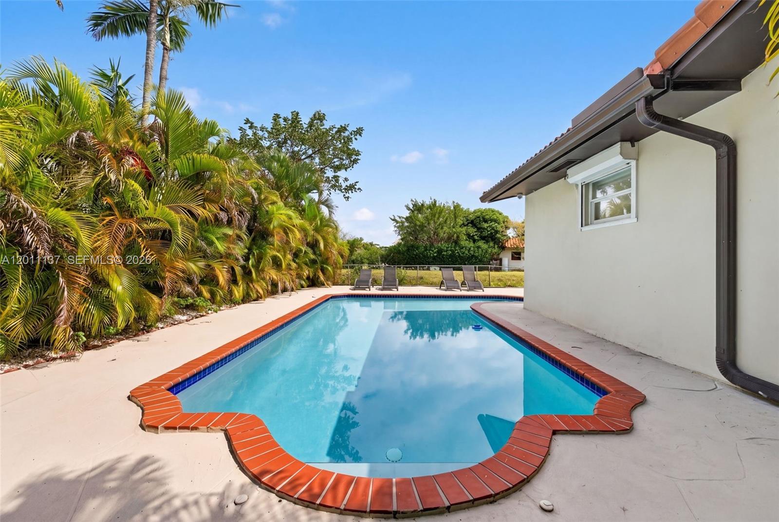8005 Southwest 106th Street Miami, FL 33156 - Photo 6 of 30