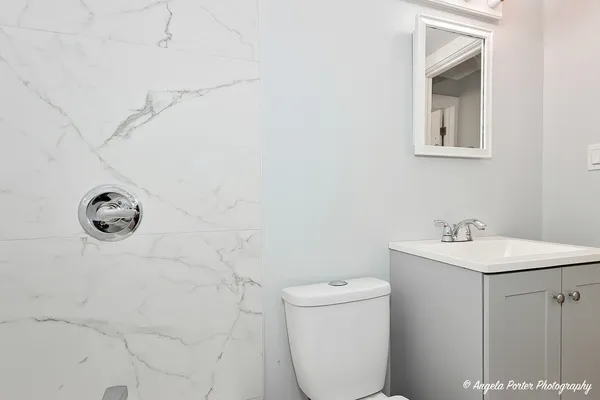 $1,950 | 1501 Round Lake Drive, Round Lake Beach, IL 60073