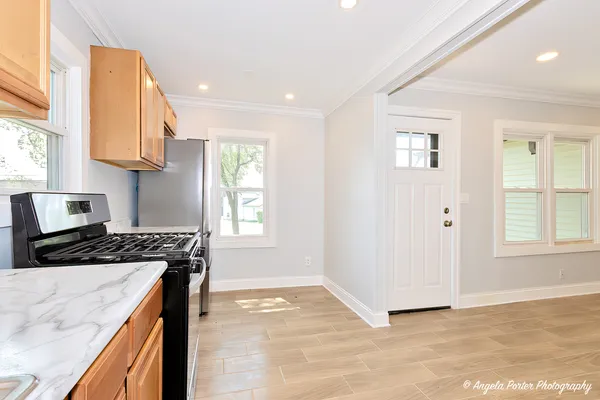 $1,950 | 1501 Round Lake Drive, Round Lake Beach, IL 60073