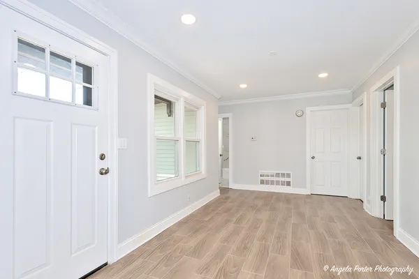 $1,950 | 1501 Round Lake Drive, Round Lake Beach, IL 60073