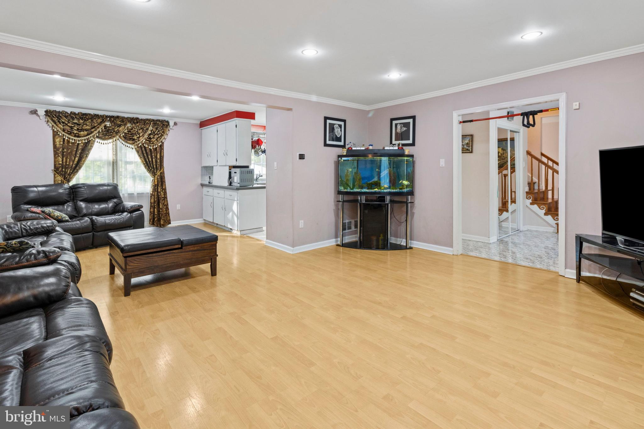 1604 Pennypack Road Huntingdon Valley, PA 19006 - Photo 6 of 48