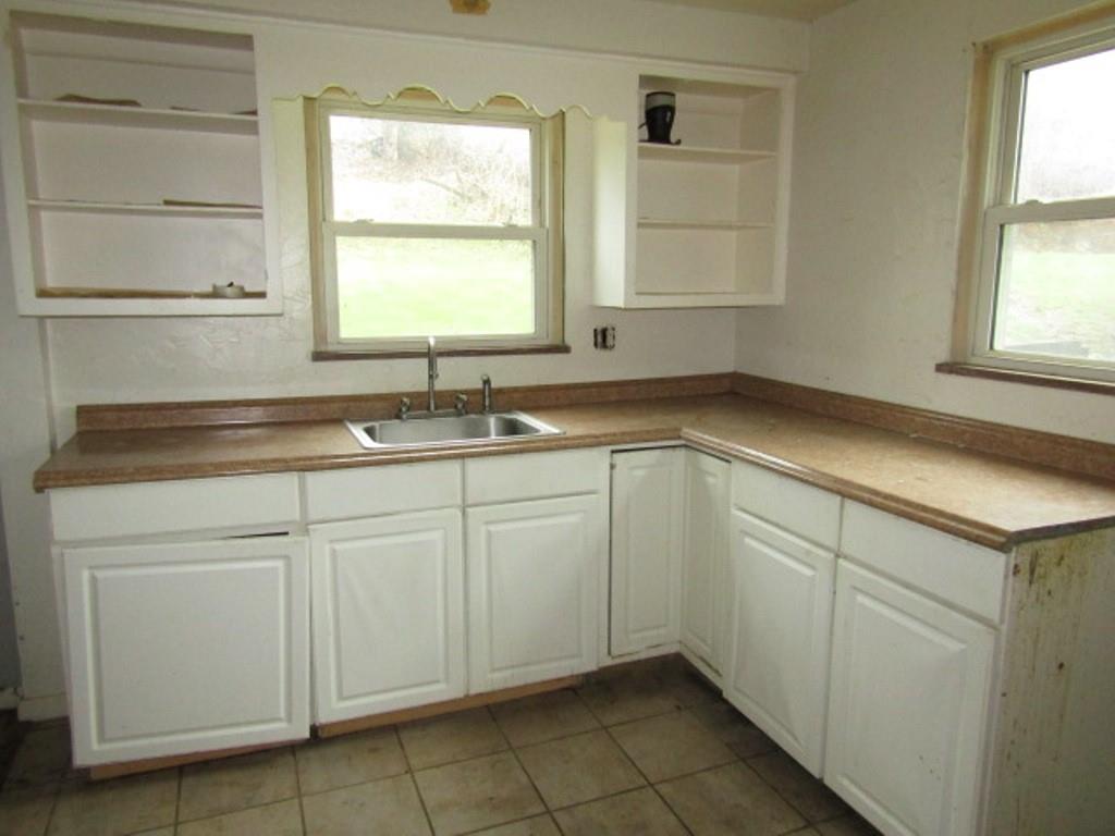 8041 Aber Road Verona, PA 15147 - Photo 12 of 38