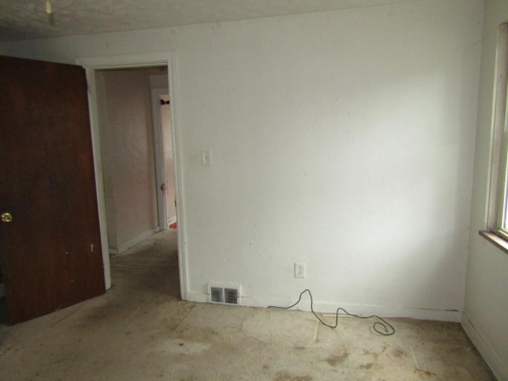 8041 Aber Road Verona, PA 15147 - Photo 15 of 38