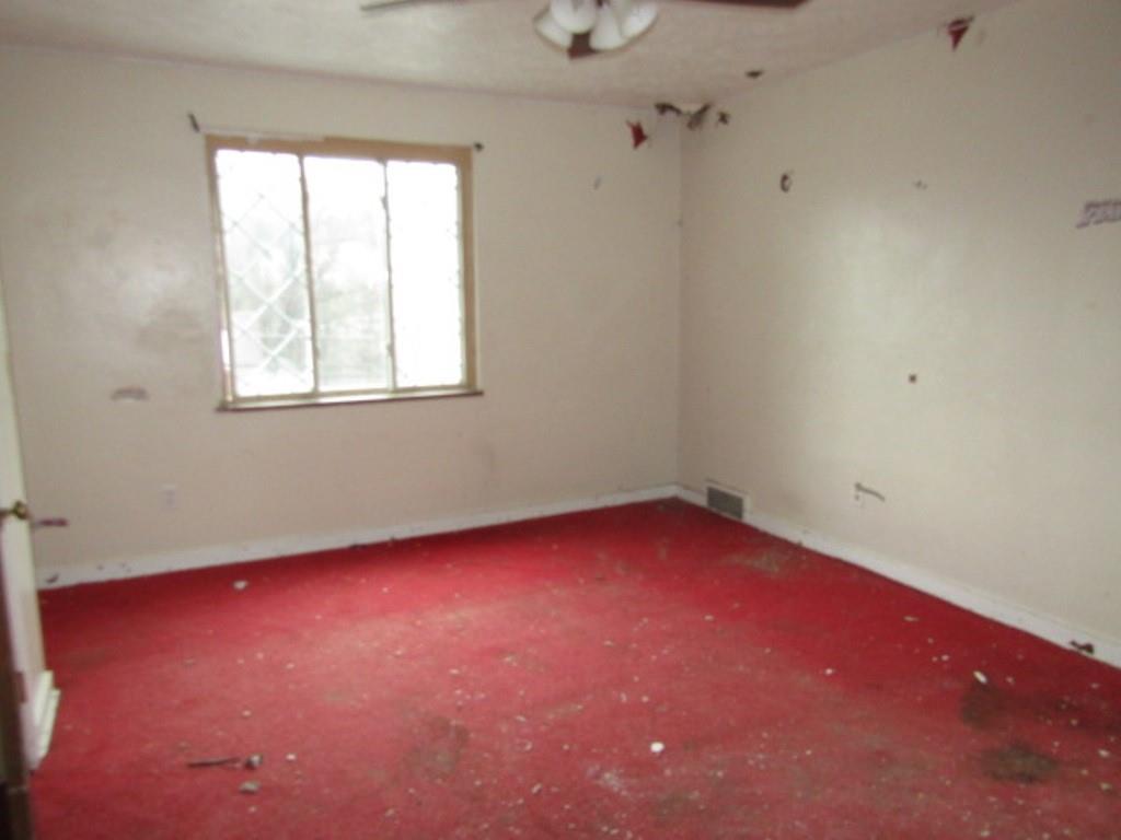 8041 Aber Road Verona, PA 15147 - Photo 18 of 38