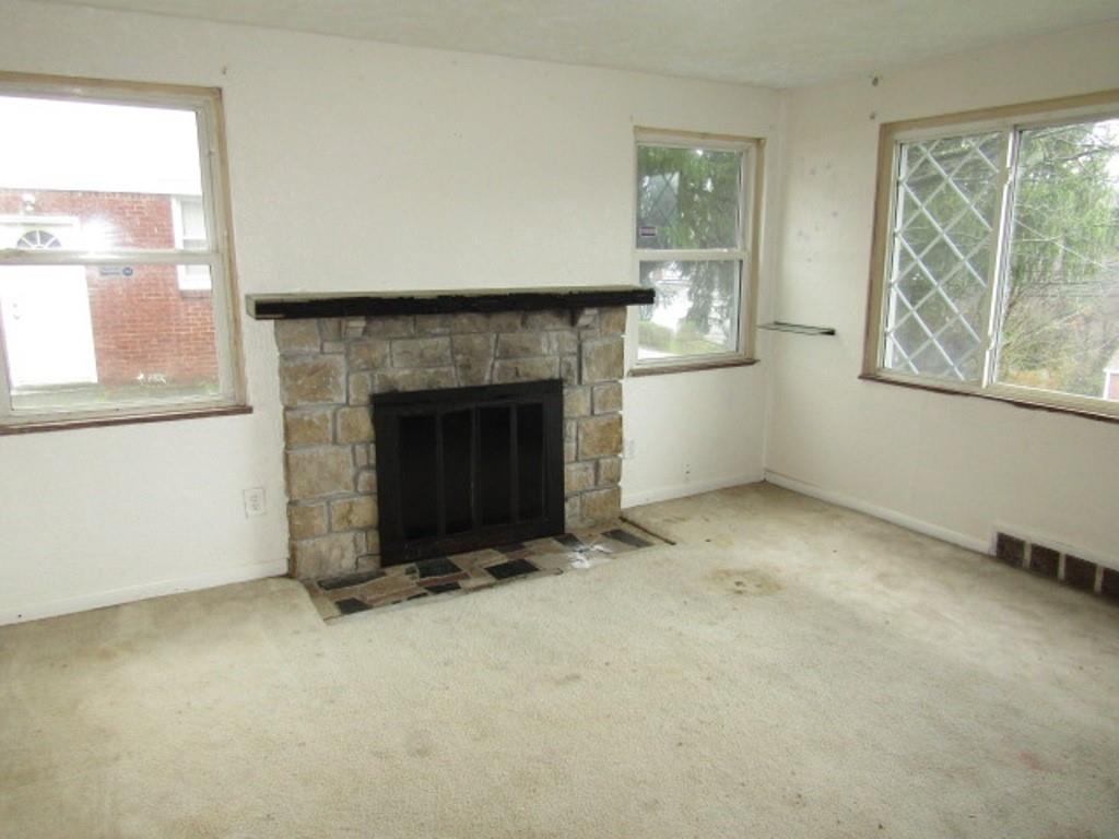 8041 Aber Road Verona, PA 15147 - Photo 7 of 38