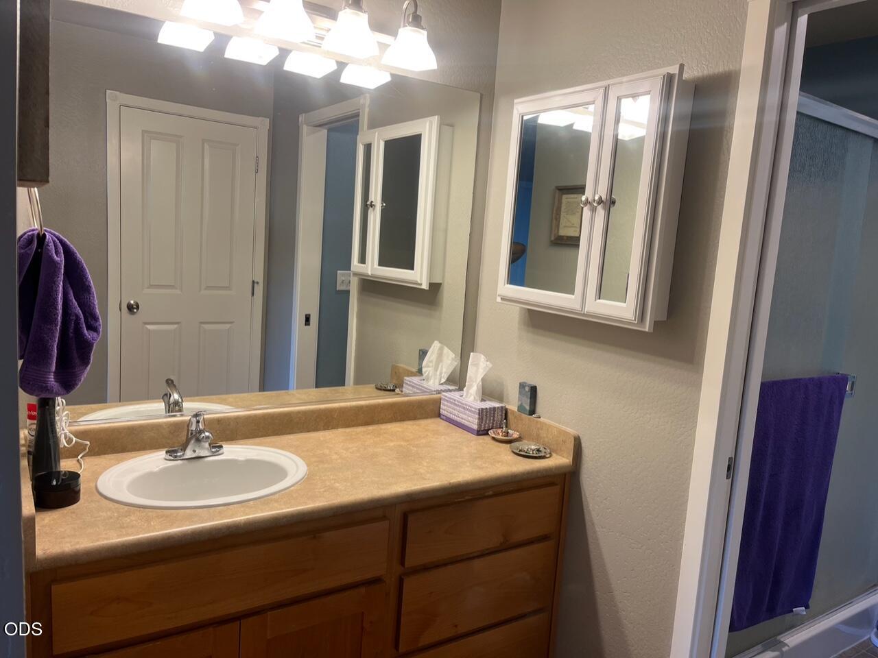 308 Live Oak Loop Central Point, OR 97502 - Photo 10 of 15