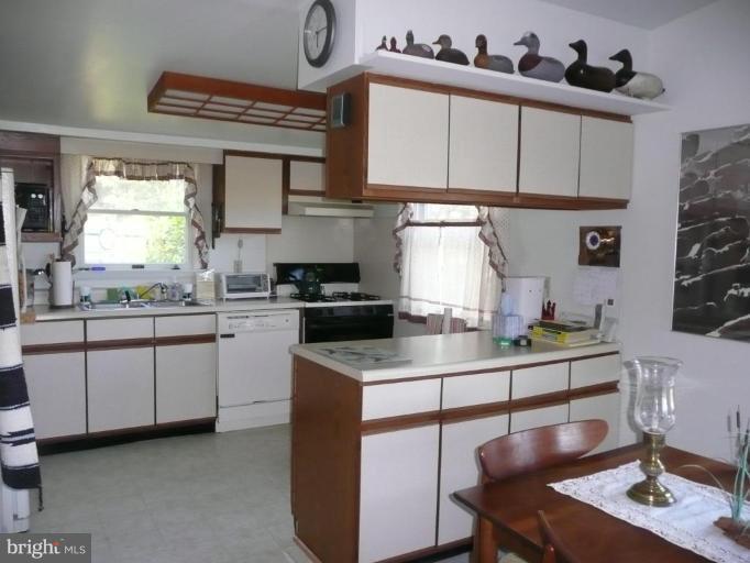 4916 David Greene Road Cambridge, MD 21613 - Photo 16 of 30 Kitchen