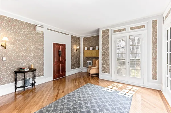 $589,000 | 446 Bellevue Avenue, Unit 3, Newport, RI 02840