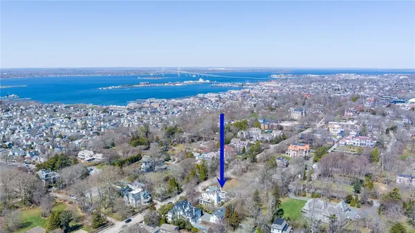 $589,000 | 446 Bellevue Avenue, Unit 3, Newport, RI 02840