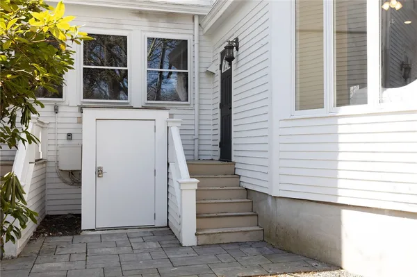 $589,000 | 446 Bellevue Avenue, Unit 3, Newport, RI 02840