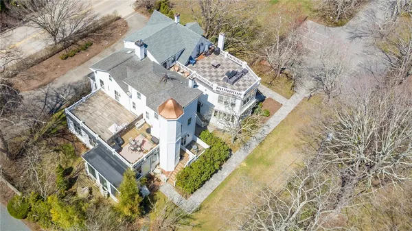 $589,000 | 446 Bellevue Avenue, Unit 3, Newport, RI 02840