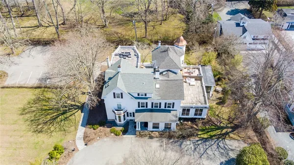 $589,000 | 446 Bellevue Avenue, Unit 3, Newport, RI 02840