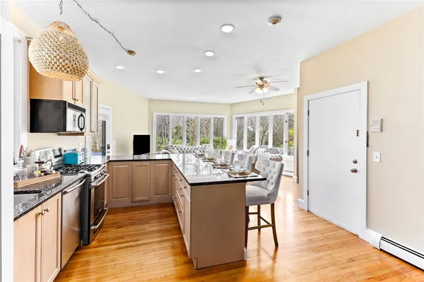 $589,000 | 446 Bellevue Avenue, Unit 3, Newport, RI 02840