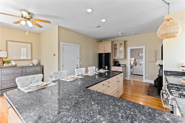 $589,000 | 446 Bellevue Avenue, Unit 3, Newport, RI 02840
