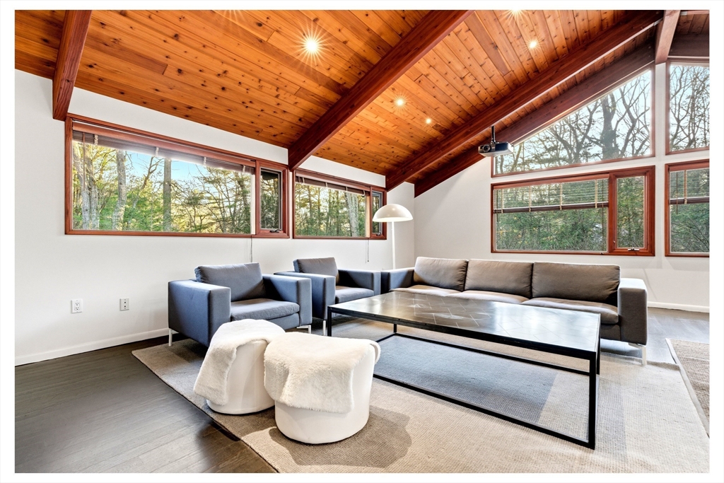 86 Myles Standish Road, Unit 1 Weston, MA 02493 - Photo 4 of 14