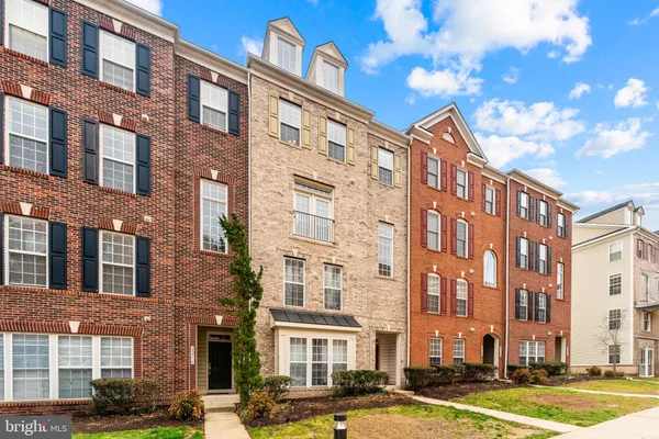 $2,900 | 2222 Margraf Circle, Woodbridge, VA 22191