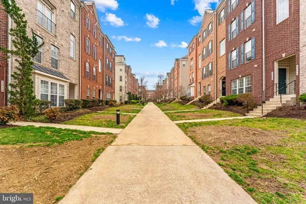 $2,900 | 2222 Margraf Circle, Woodbridge, VA 22191