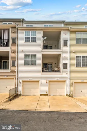 $2,900 | 2222 Margraf Circle, Woodbridge, VA 22191