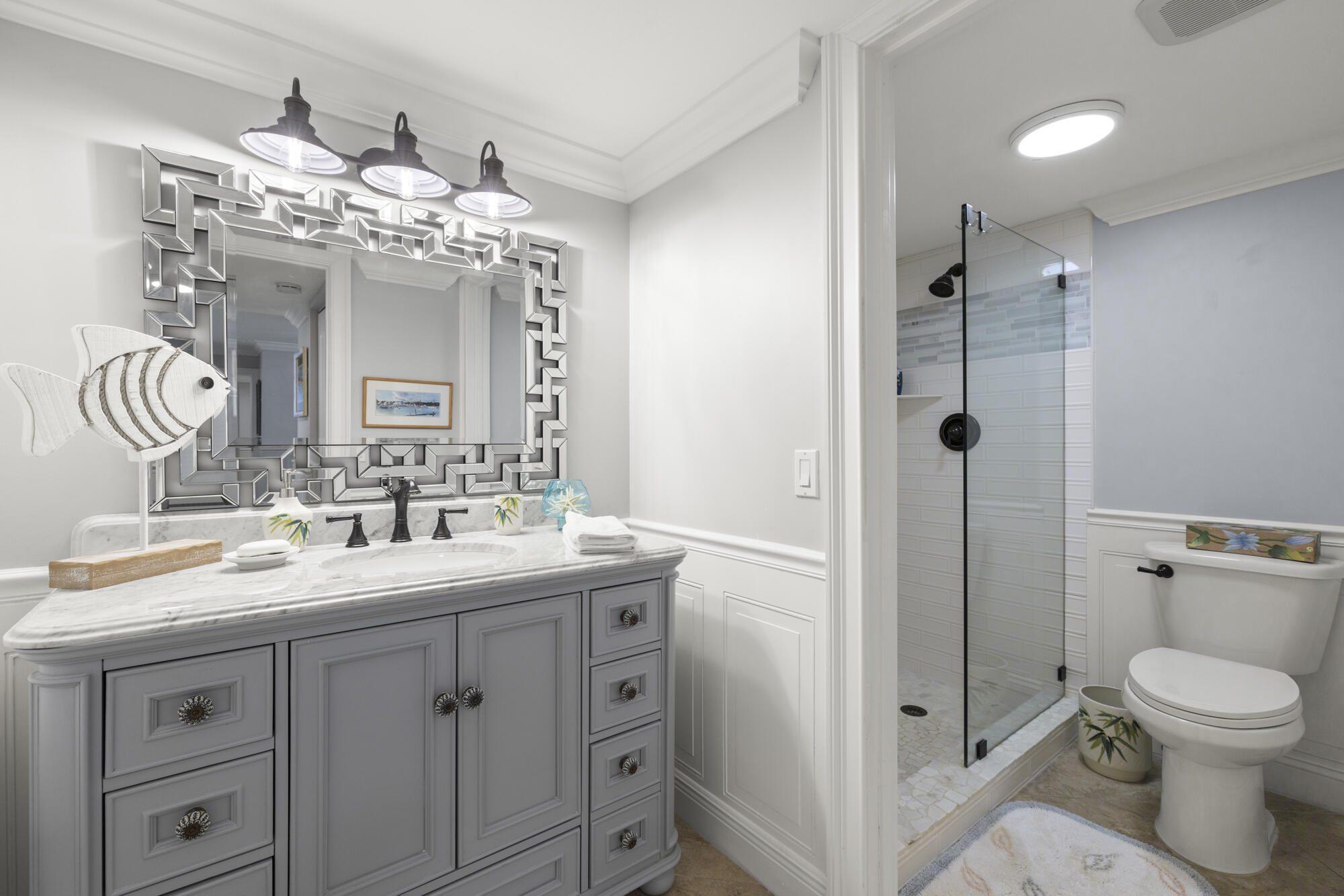 1701 Northeast Ocean Boulevard, Unit 103 Stuart, FL 34996 - Photo 14 of 26 Secondary Full Bath