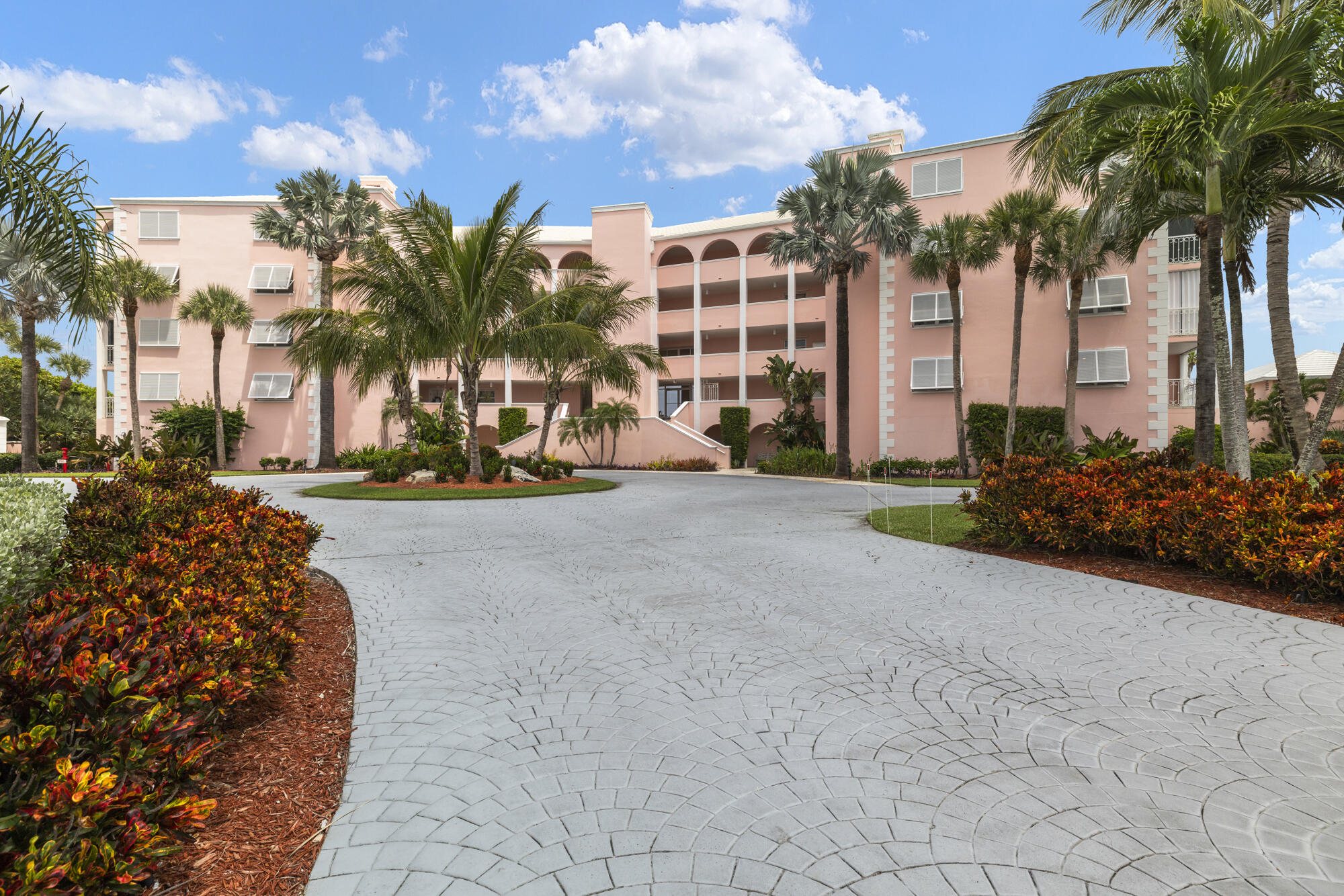 1701 Northeast Ocean Boulevard, Unit 103 Stuart, FL 34996 - Photo 22 of 26 Buttonwood Main Enterance