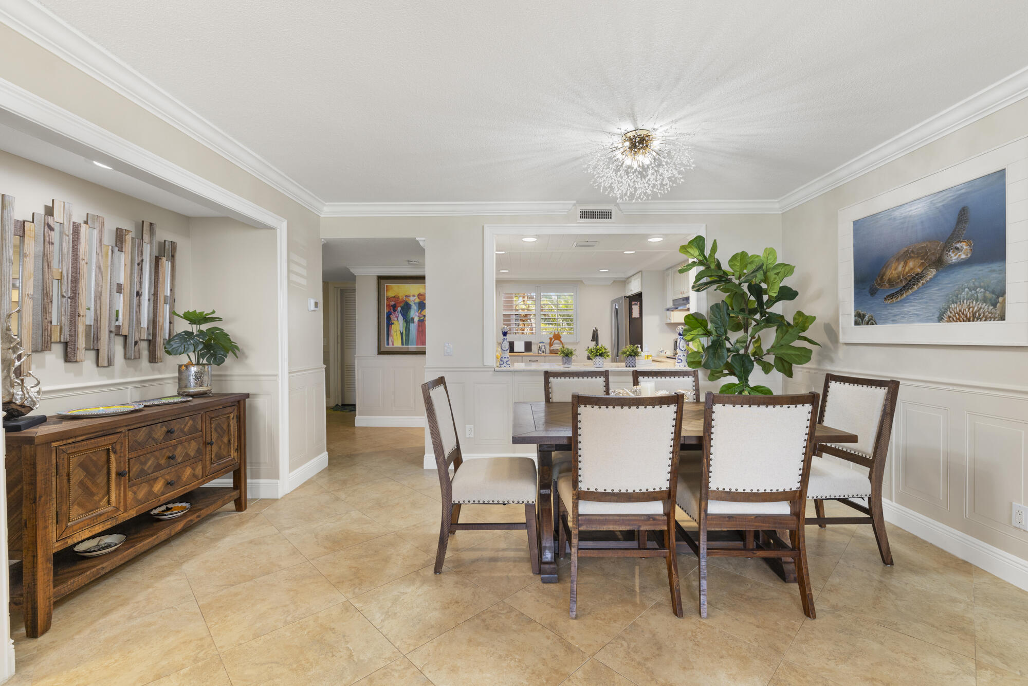 1701 Northeast Ocean Boulevard, Unit 103 Stuart, FL 34996 - Photo 4 of 26 Dinning area