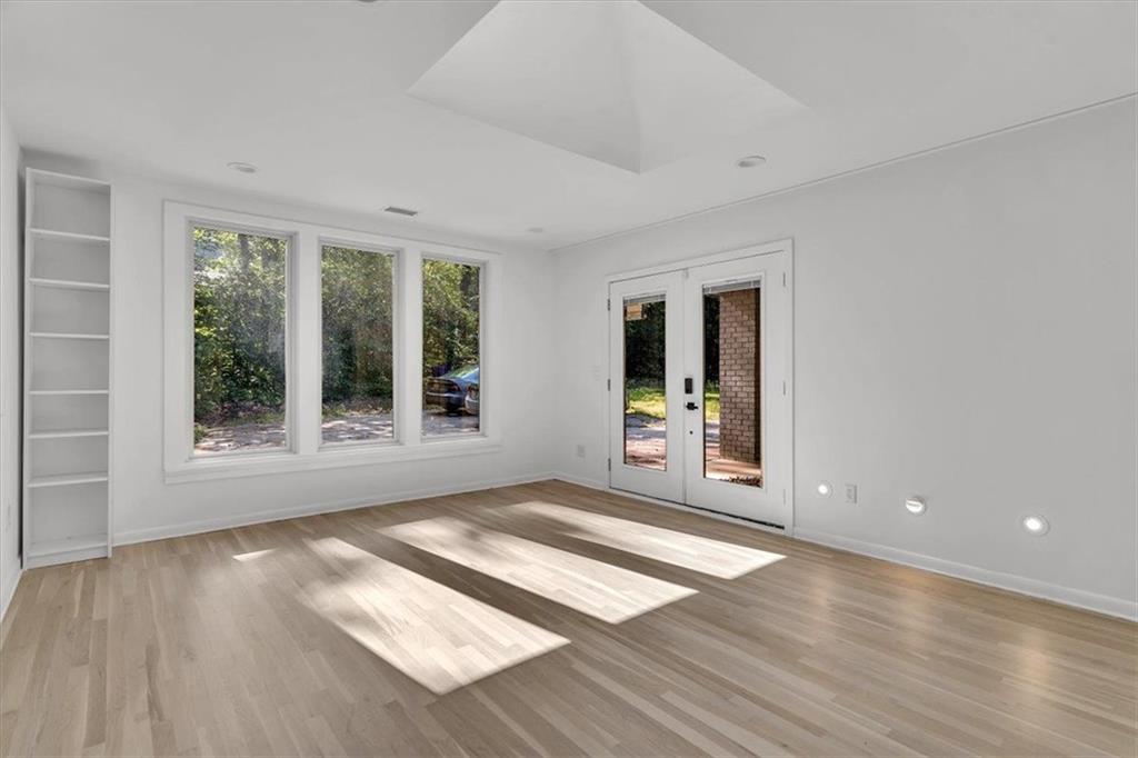 2605 McKinnon Drive Decatur, GA 30030 - Photo 5 of 24