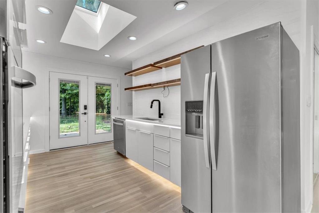 2605 McKinnon Drive Decatur, GA 30030 - Photo 7 of 24