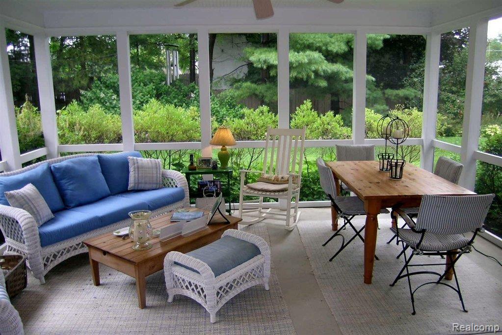 370 Lincoln Road Grosse Pointe, MI 48230 - Photo 4 of 16 370porch.jpg