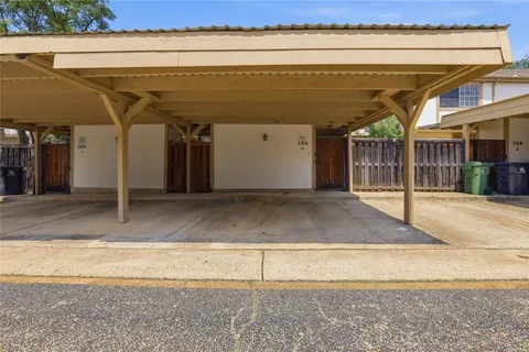 $260,000 | 306 Westview Terrace, Arlington, TX 76013