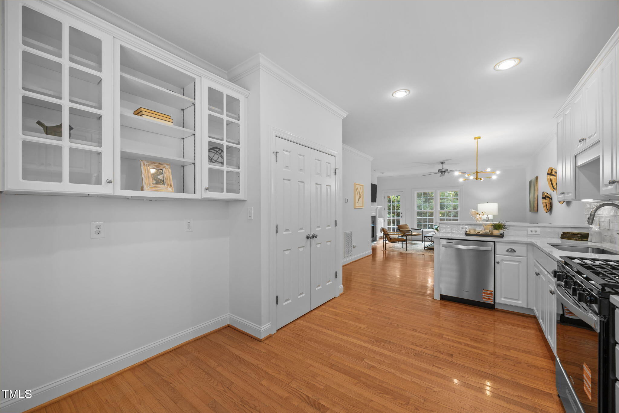 1308 Cameron View Court Raleigh, NC 27607 - Photo 13 of 39 17-web-or-mls-IMG_2971