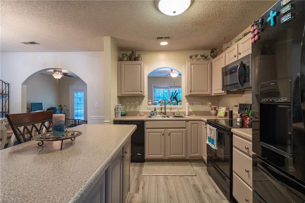 1706 Crinan Court High Point, NC 27265 - Photo 14 of 32