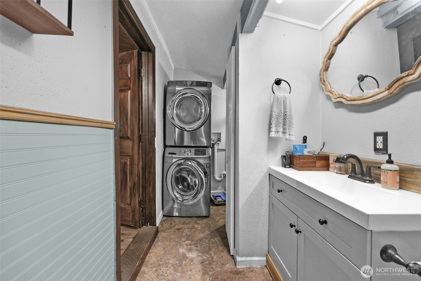 13109 Crystal Springs Road Granite Falls, WA 98252 - Photo 21 of 32 a bathroom with a sink and a mirror