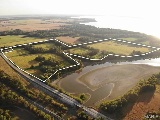 $658,224 | 18111 Boulder Road, Carlyle, IL 62231