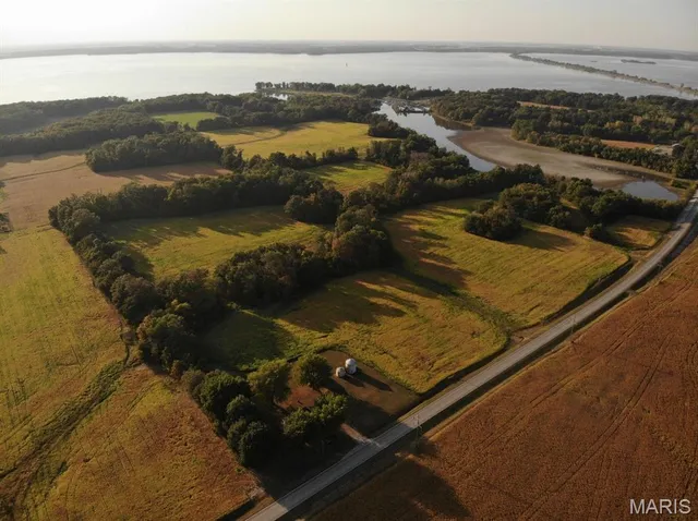 $658,224 | 18111 Boulder Road, Carlyle, IL 62231