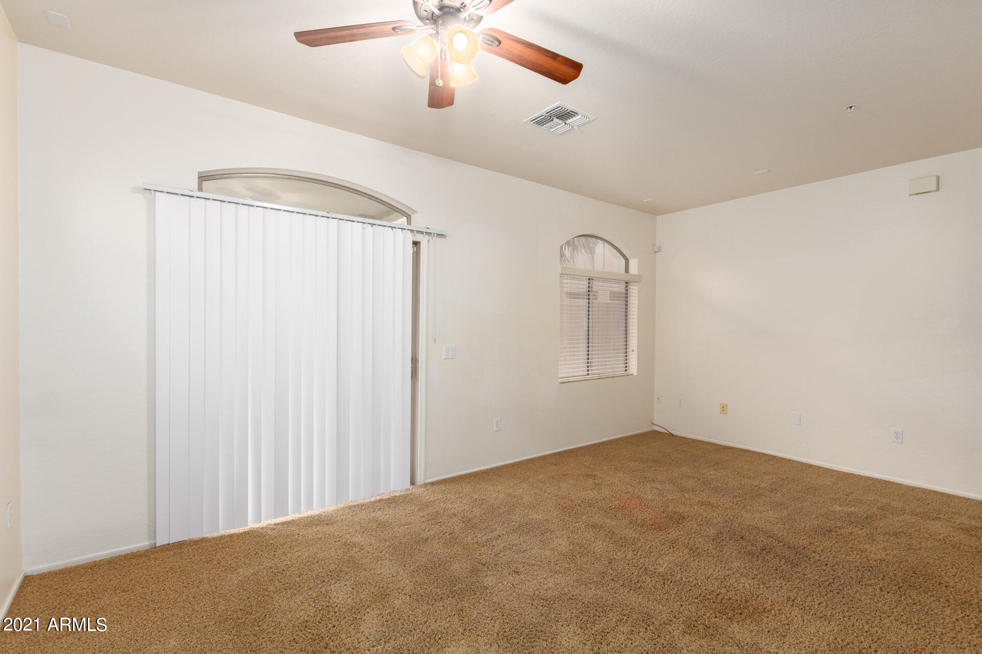 2150 East Bell Road, Unit 1153 Phoenix, AZ 85022 - Photo 6 of 29 06-Bell