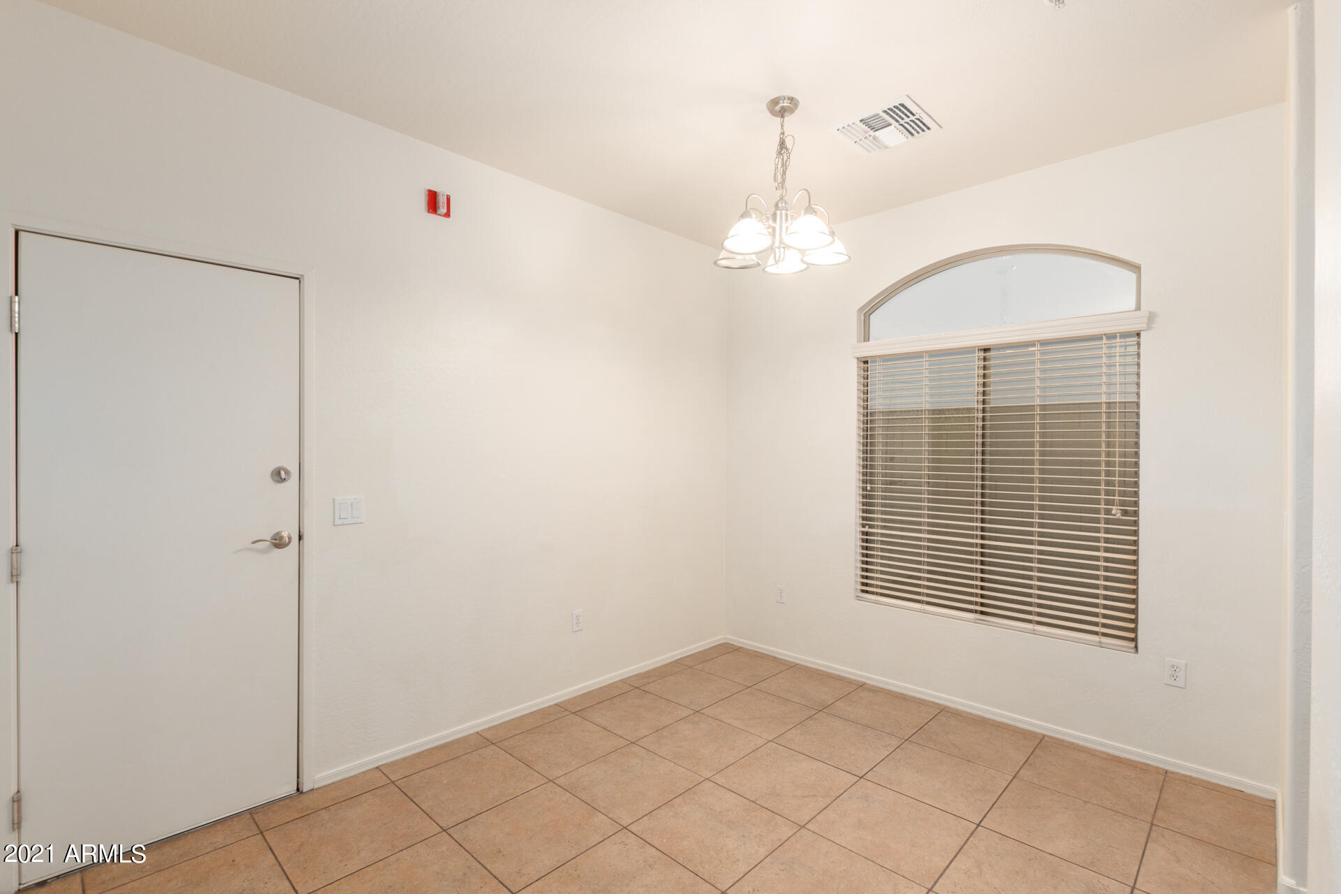 2150 East Bell Road, Unit 1153 Phoenix, AZ 85022 - Photo 8 of 29 08-Bell
