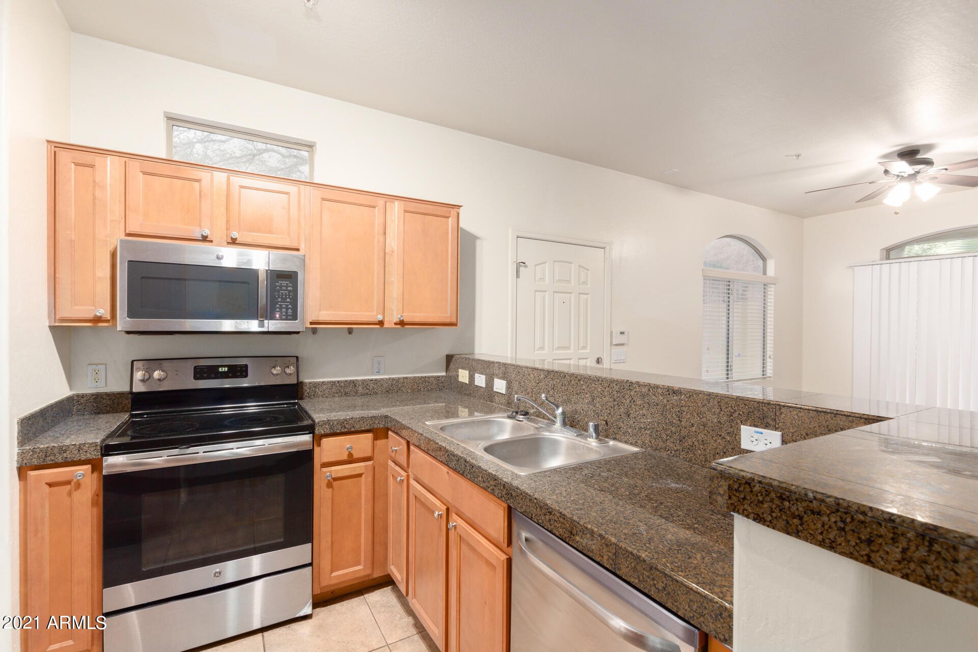 2150 East Bell Road, Unit 1153 Phoenix, AZ 85022 - Photo 9 of 29 09-Bell
