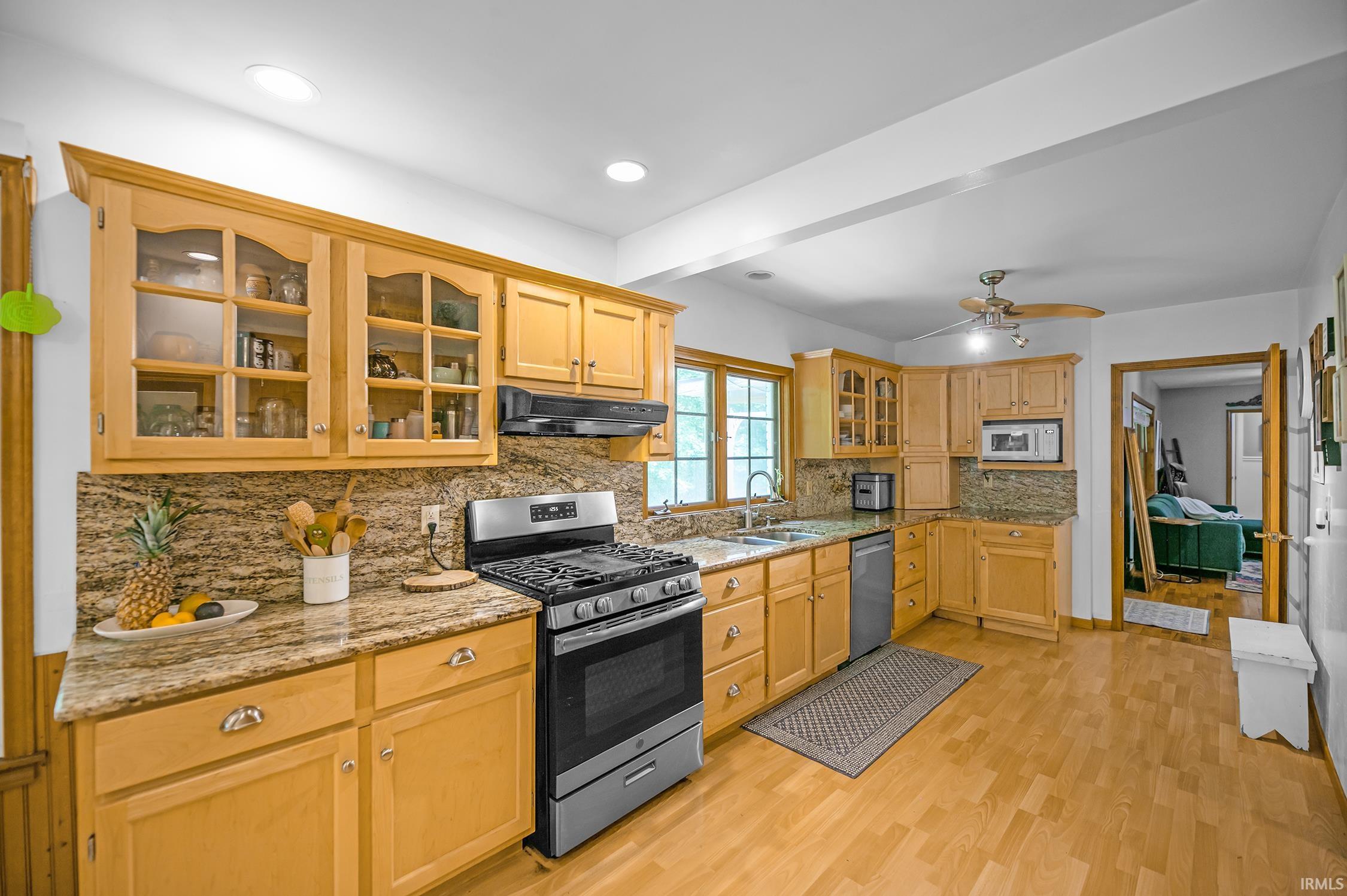 59483 Clover Road Mishawaka, IN 46544 - Photo 8 of 35 Gallery Image 8