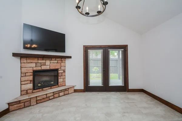 $2,100 | 29527 B Turnbury Village Drive, Spring, TX 77386