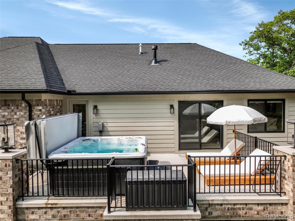 2584 Heights View Court Rochester, MI 48306 - Photo 26 of 60