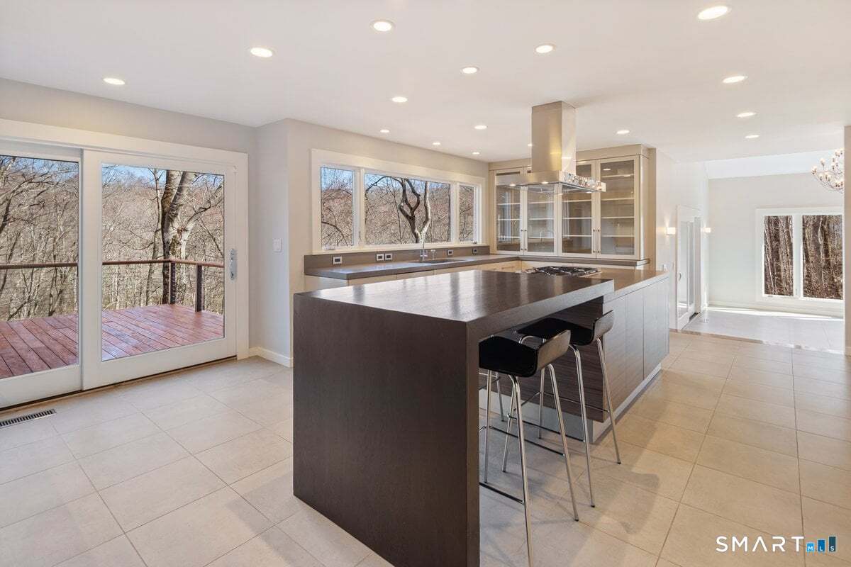 9 Patchen Lane Weston, CT 06883 - Photo 11 of 40
