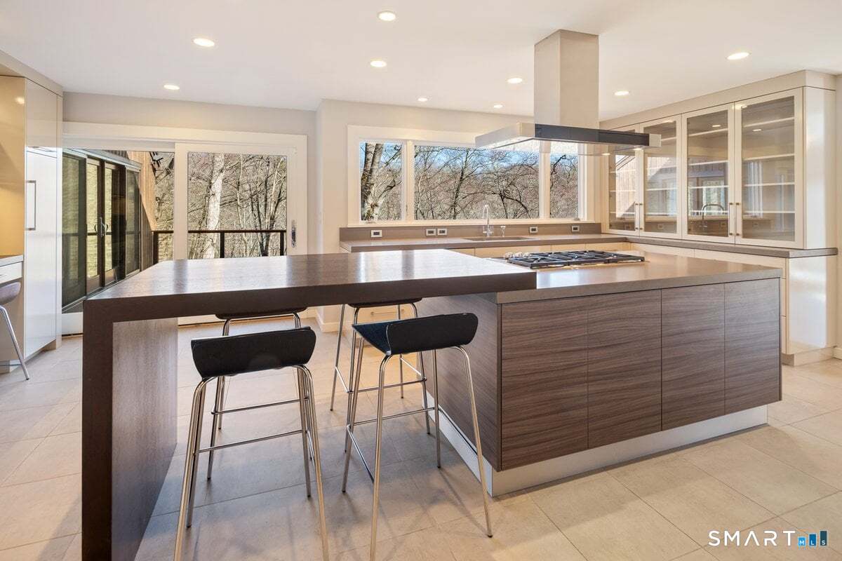 9 Patchen Lane Weston, CT 06883 - Photo 13 of 40