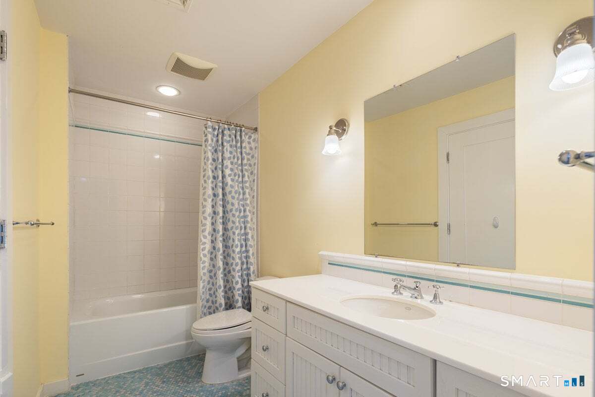 9 Patchen Lane Weston, CT 06883 - Photo 23 of 40