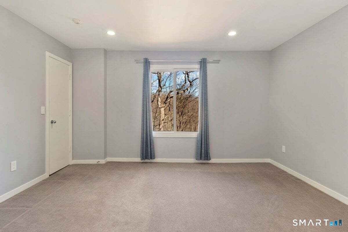 9 Patchen Lane Weston, CT 06883 - Photo 24 of 40
