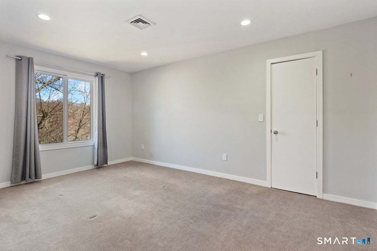 9 Patchen Lane Weston, CT 06883 - Photo 25 of 40
