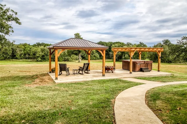 $1,400,000 | 264 Farm To Market 833, Streetman, TX 75859